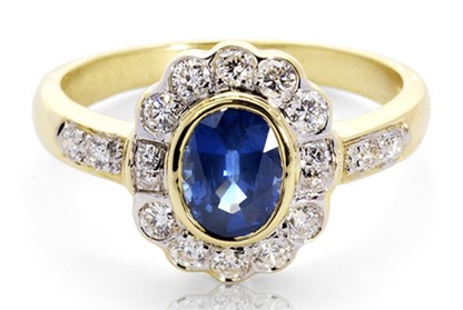 gold-sapphire-ring-beach-antiques-clevedon